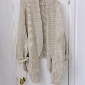 URBAN OUTFITTERS chunky cardigan